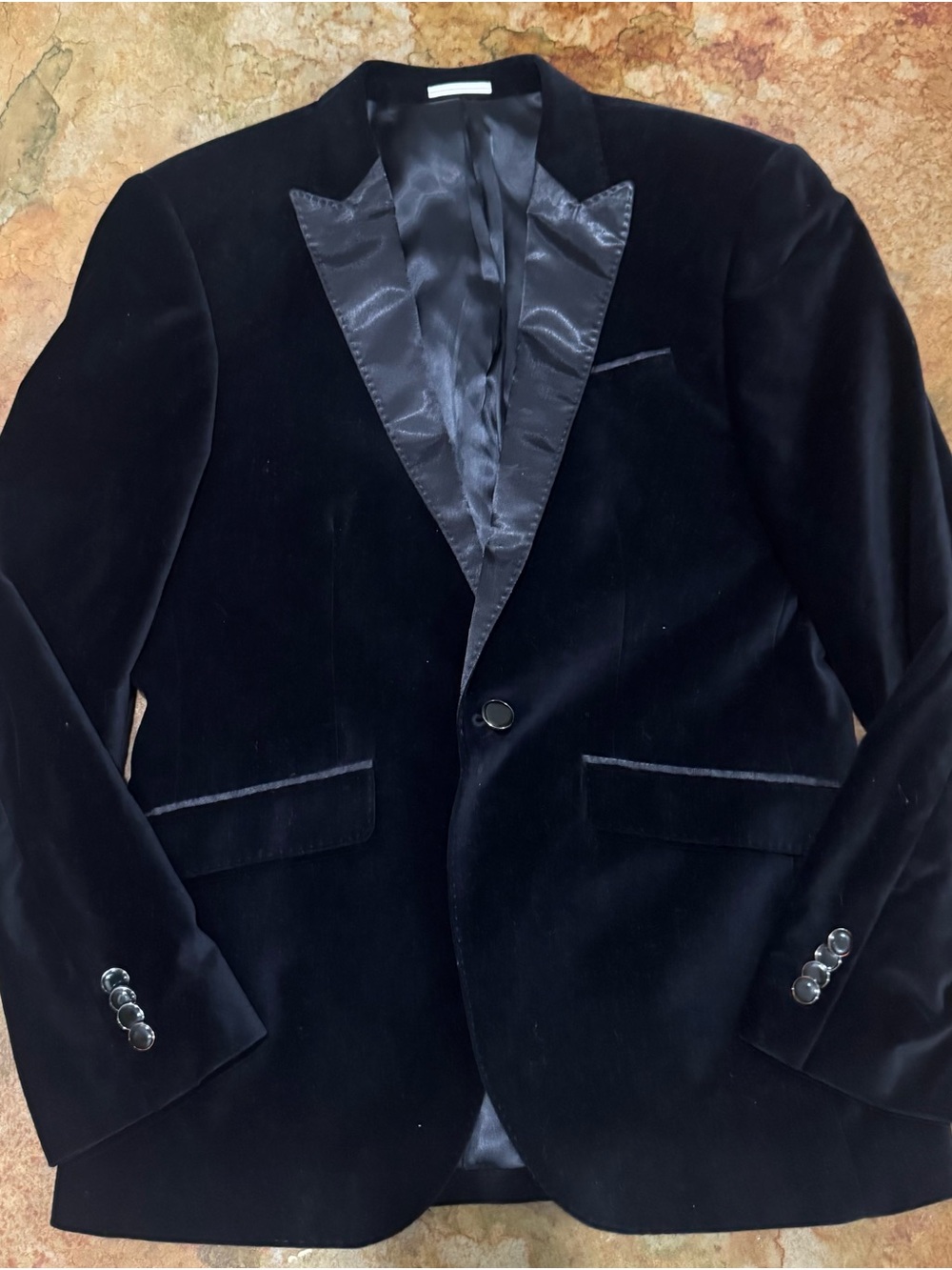 BLACKBERRY Men's Black Velvet Tuxedo Blazer - Classic Single-Button